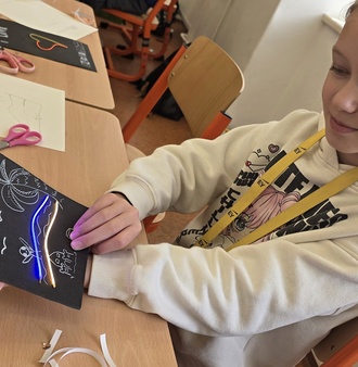 Svítící přáníčka: Když se propojí věda s uměním