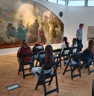 Dějepisný seminář na exkurzi v muzeu