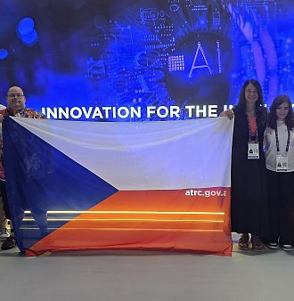 Malí debrujáři z Tyršovky zazářili na Expo Sciences International 2025 v Abú Dhabí
