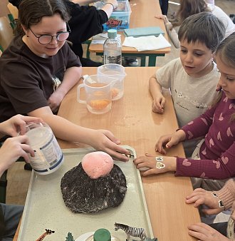 Když se z páťáků stanou profesoři: Den plný vědy v režii 5. A
