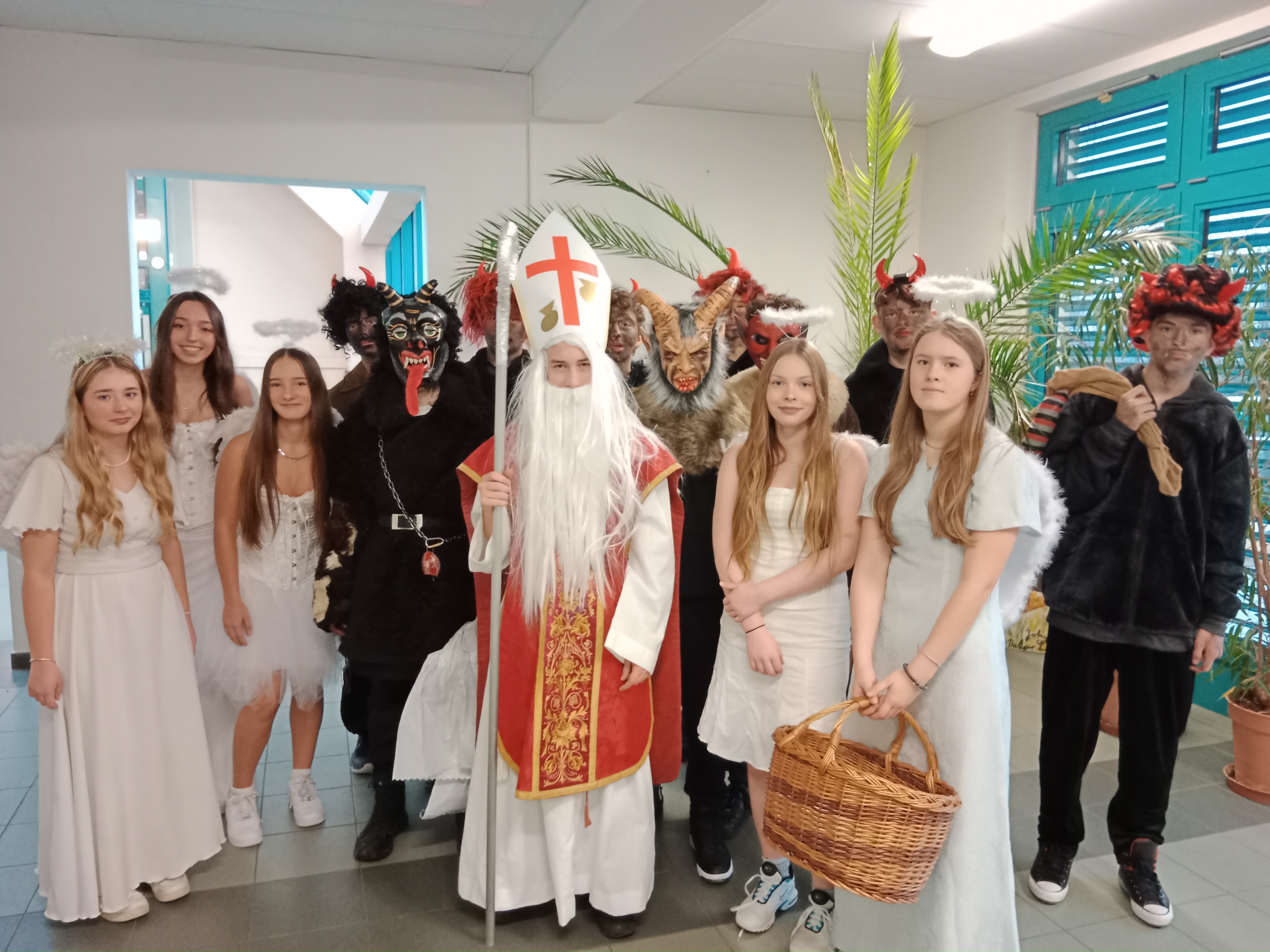 Mikulášská obchůzka deváťáků