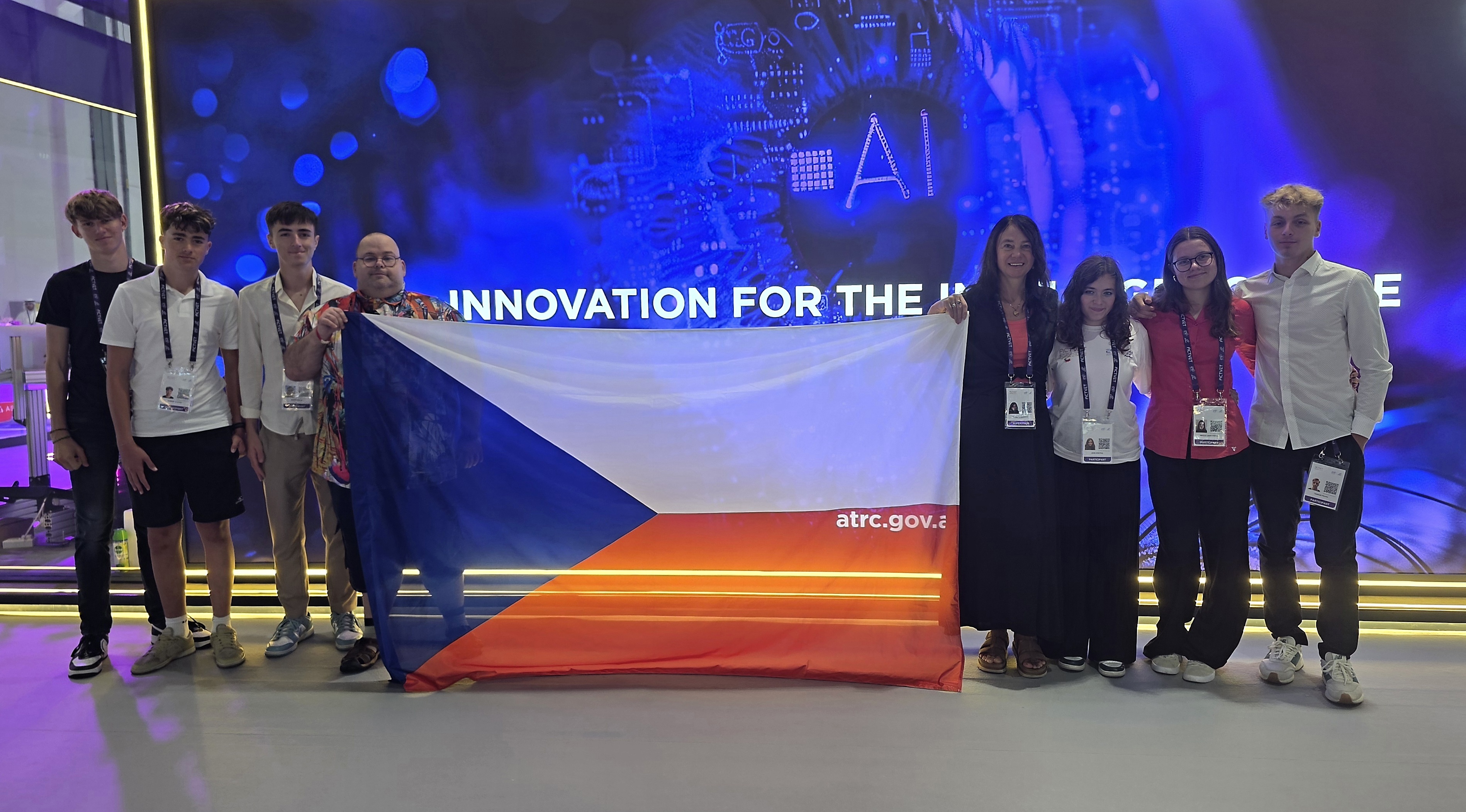 Malí debrujáři z Tyršovky zazářili na Expo Sciences International 2025 v Abú Dhabí